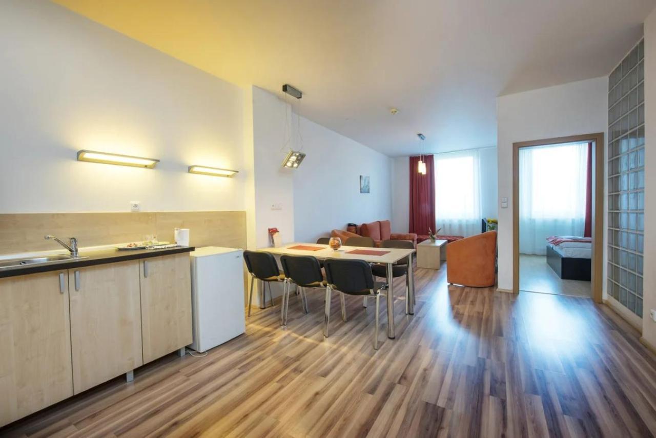 Hotel Spolcentrum Svit Eksteriør bilde
