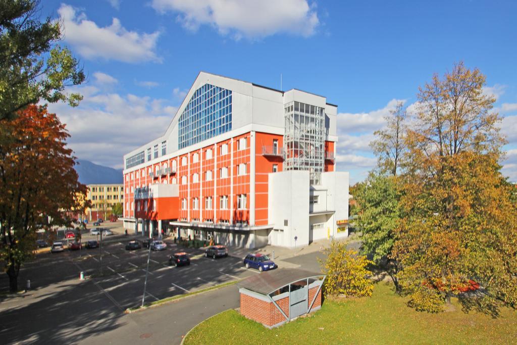 Hotel Spolcentrum Svit Eksteriør bilde